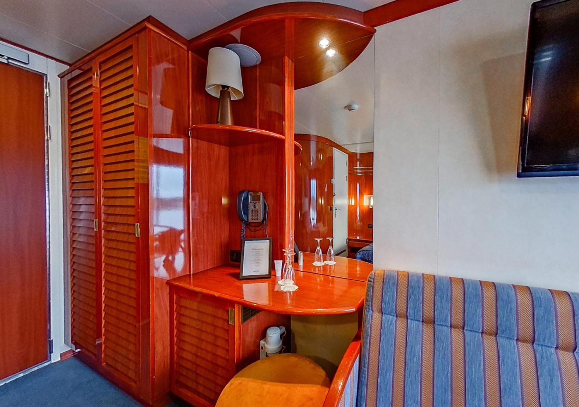 Viking Line - Overnight Cruise From Stockholm Phòng bức ảnh